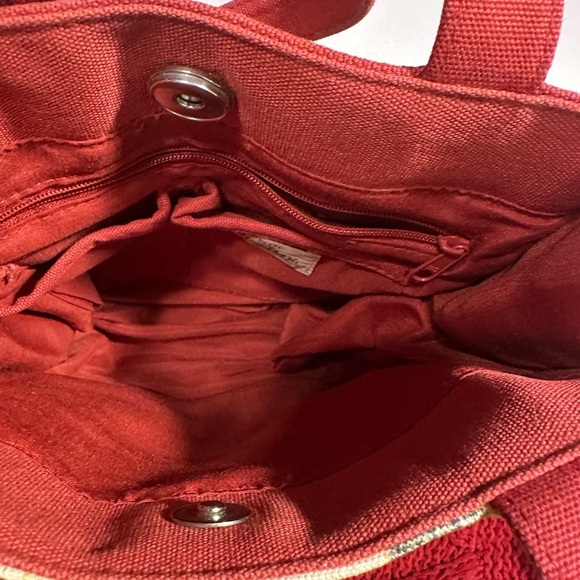 StjohnsBay Stylish Red and Beige Tote Bag - Picture 4 of 5